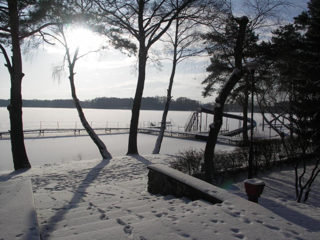 Osrodek Niezamysl Hotel Zaniemysl Bagian luar foto