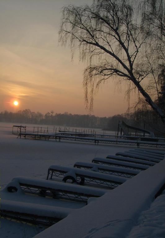 Osrodek Niezamysl Hotel Zaniemysl Bagian luar foto